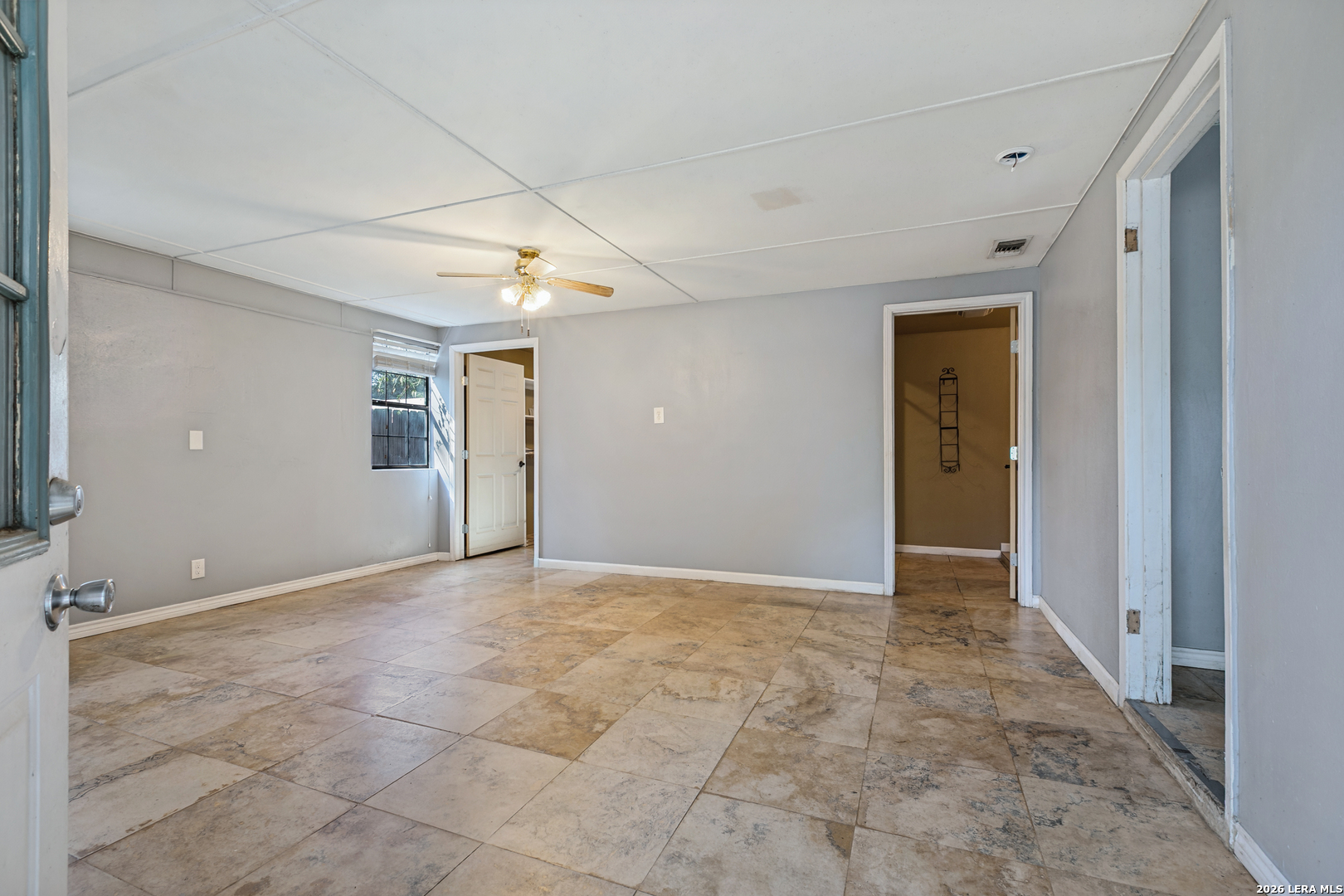 304A Fox Run, Devine, TX, 78016 | 2016003 | Realty Texas LLC