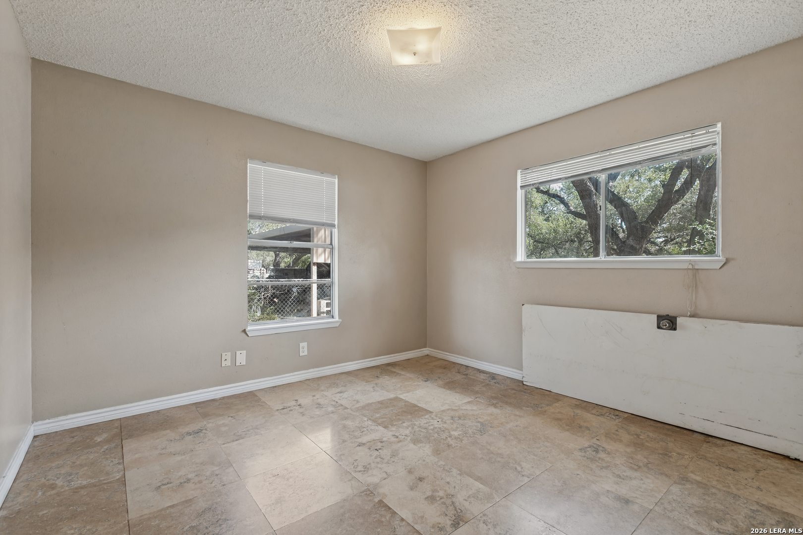 304A Fox Run, Devine, TX, 78016 | 2016003 | Realty Texas LLC