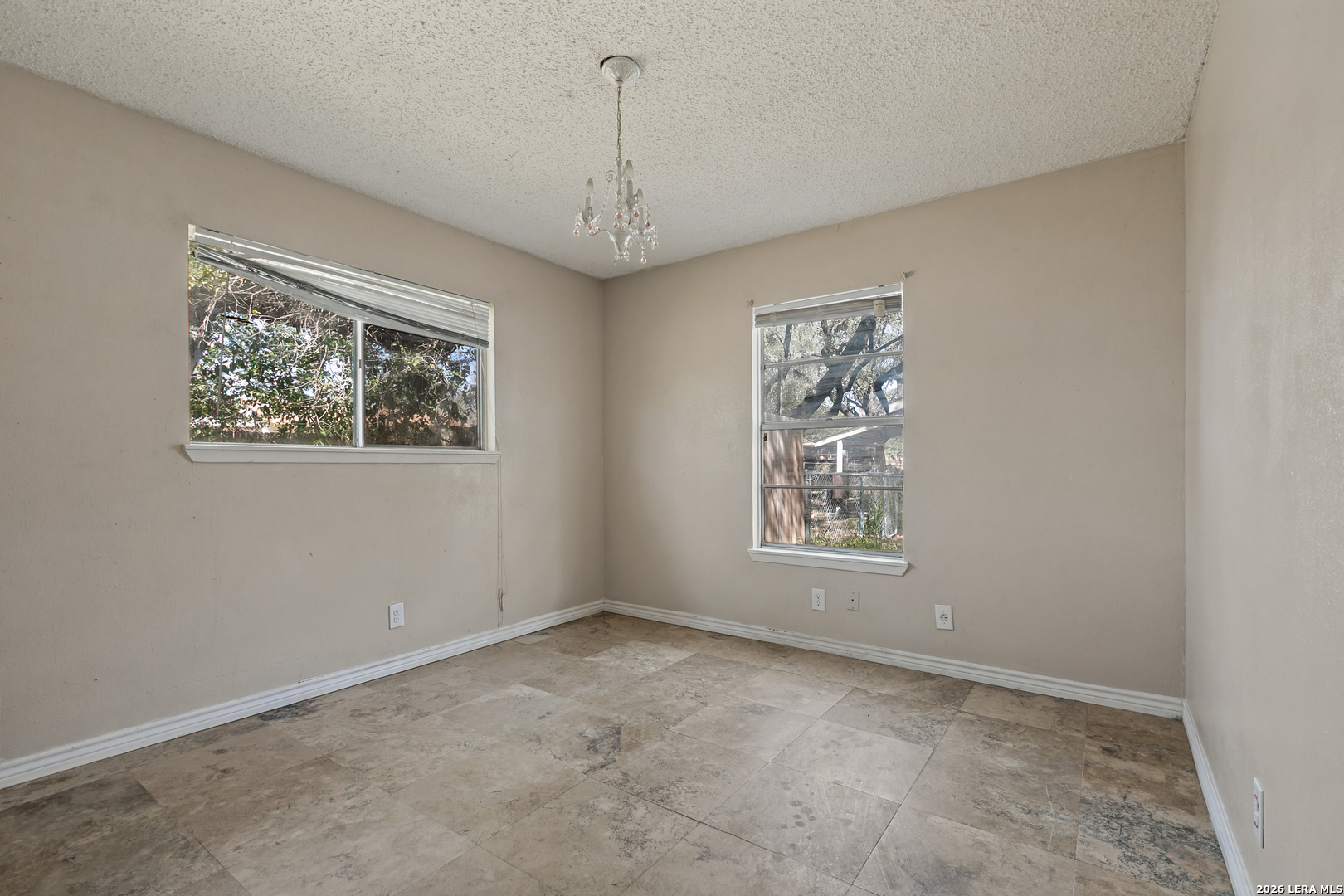 304A Fox Run, Devine, TX, 78016 | 2016003 | Realty Texas LLC