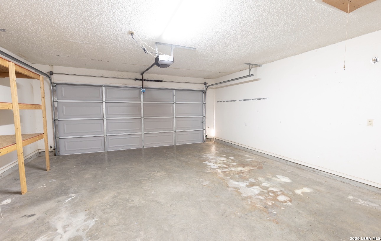 302 BAIN DR, Devine, TX, 78016 | 2016105 | Realty Texas LLC