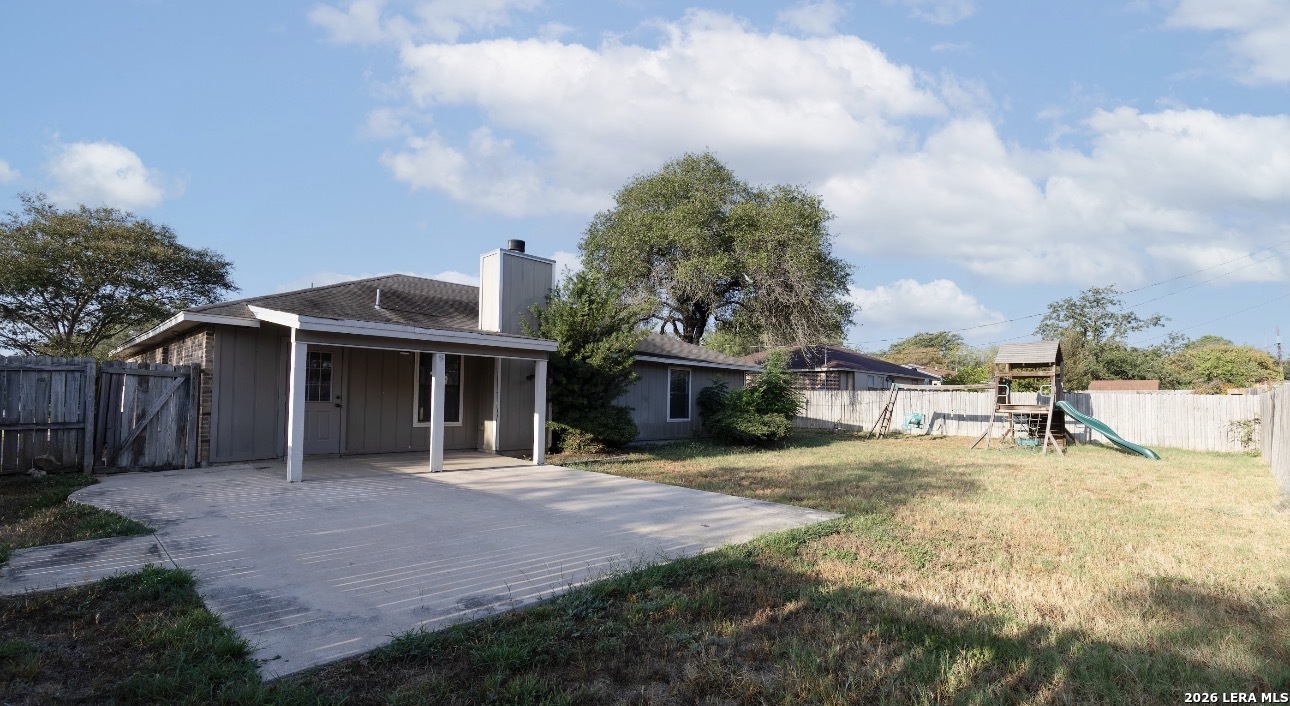 302 BAIN DR, Devine, TX, 78016 | 2016105 | Realty Texas LLC