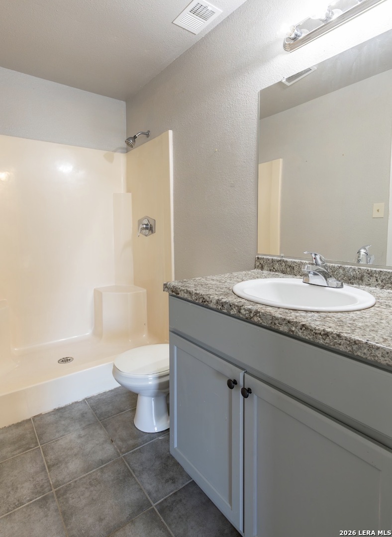 302 BAIN DR, Devine, TX, 78016 | 2016105 | Realty Texas LLC