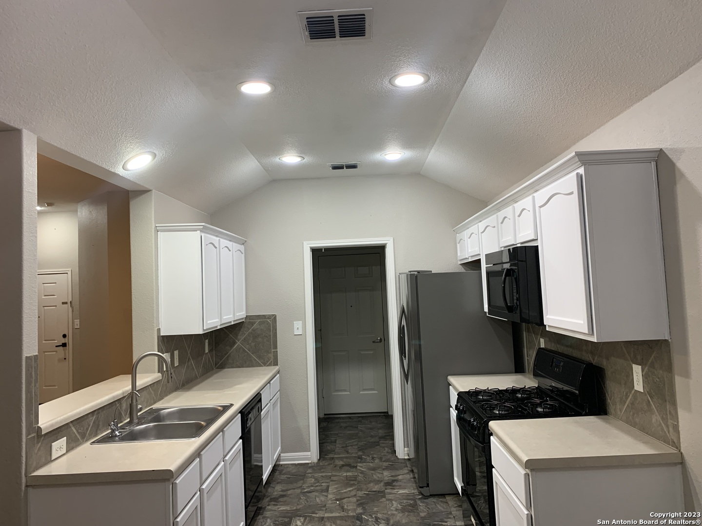 4618 EVERETT LOOP, Converse, TX, 78109-3729 | 2016537 | Realty Texas LLC