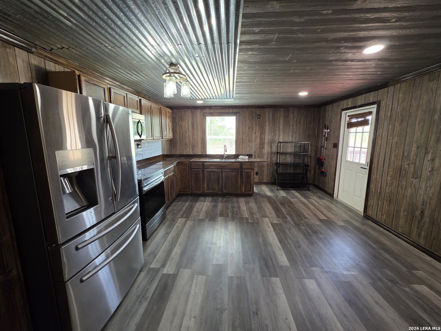 138 County Road 664, Devine, TX, 78016 | 2017486 | Realty Texas LLC