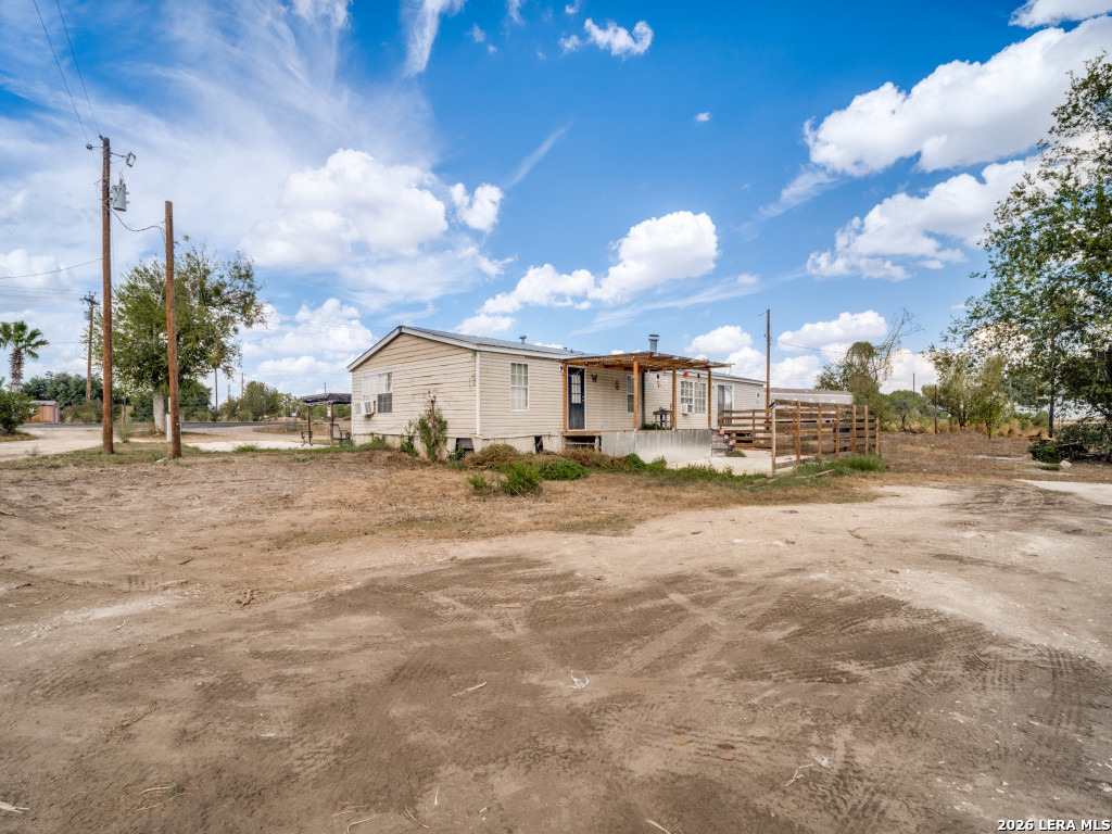 264 County Road 7710, Devine, TX, 78016 | 2021927 | Realty Texas LLC