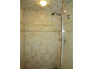 201 Vanderpool Lane 61, Houston, TX, 77024 | 37881274 | Realty Texas LLC