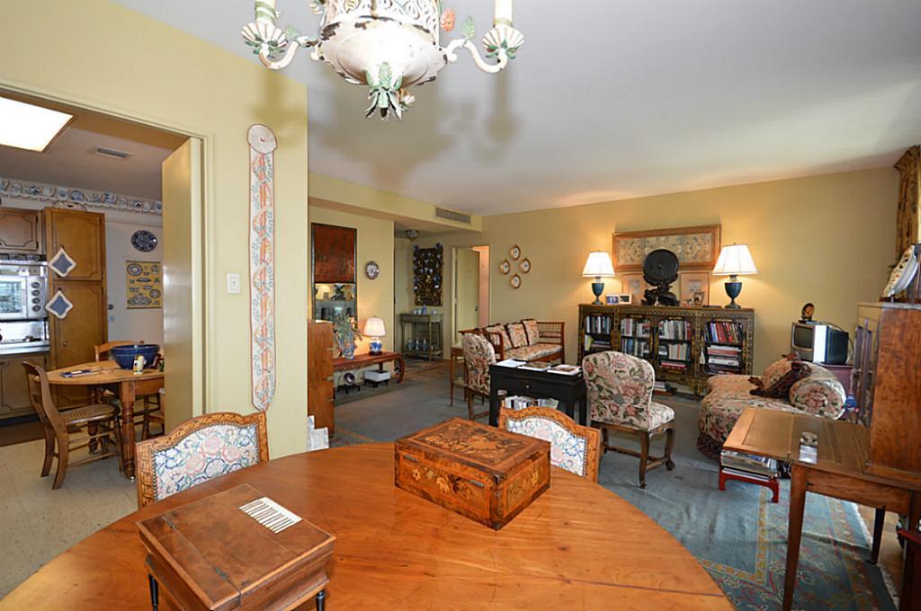 2200 Willowick Road 4-F, Houston, TX, 77027 | 92944663 | Realty Texas LLC