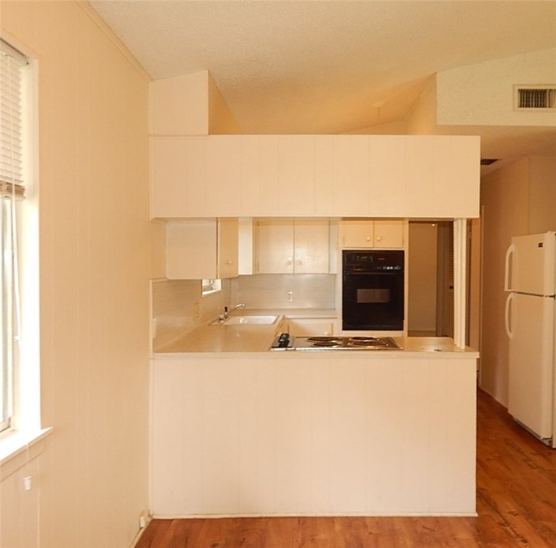 2109 Alta Vista Avenue B , Austin, TX, 78704 | 9932260 | Realty Texas LLC