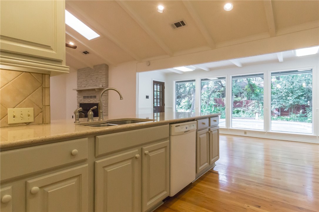 1702 Brookhaven Drive , Austin, TX, 78704 | 6302079 | Realty Texas LLC