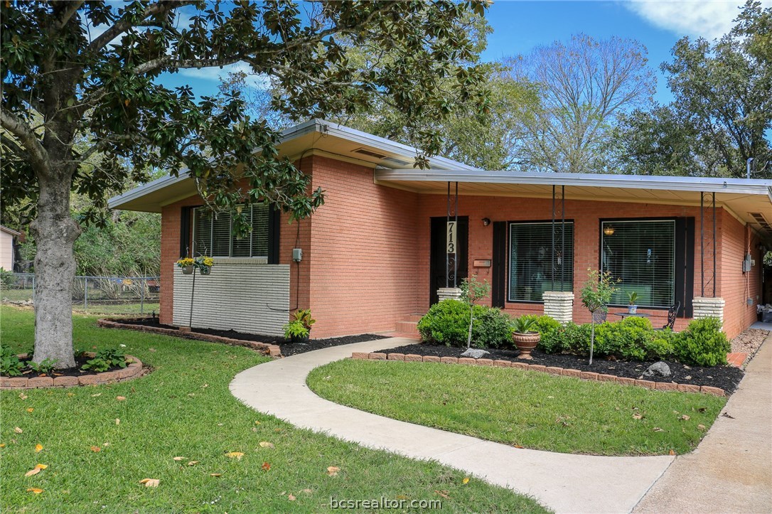 713 Elm Street , Navasota, TX, 77868 | 18018227 | Realty Texas LLC