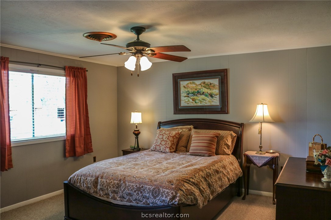 713 Elm Street , Navasota, TX, 77868 | 18018227 | Realty Texas LLC