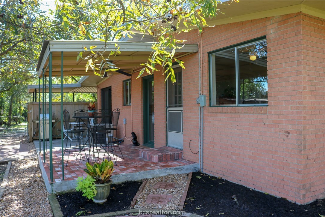 713 Elm Street , Navasota, TX, 77868 | 18018227 | Realty Texas LLC