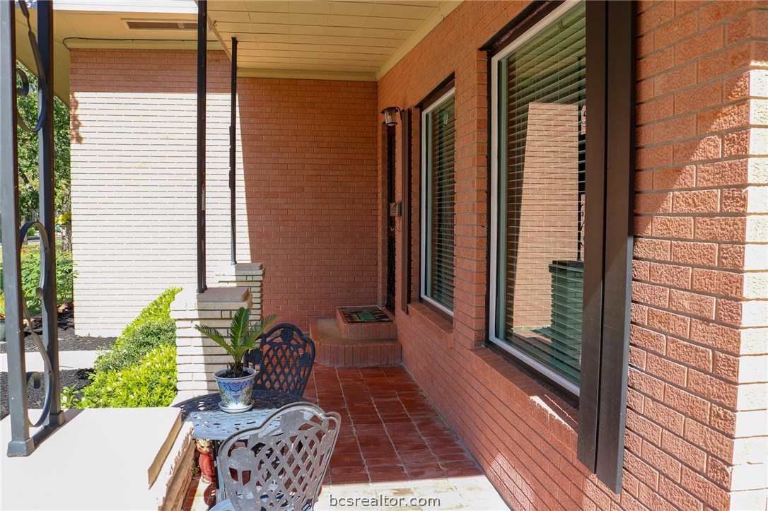 713 Elm Street , Navasota, TX, 77868 | 18018227 | Realty Texas LLC