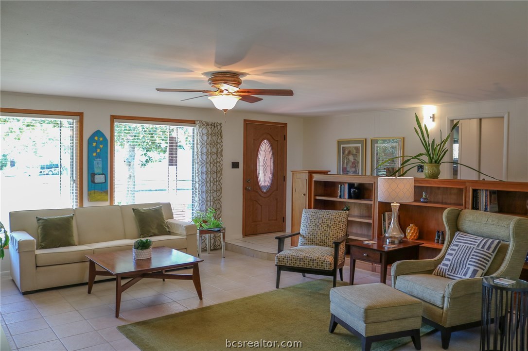 713 Elm Street , Navasota, TX, 77868 | 18018227 | Realty Texas LLC
