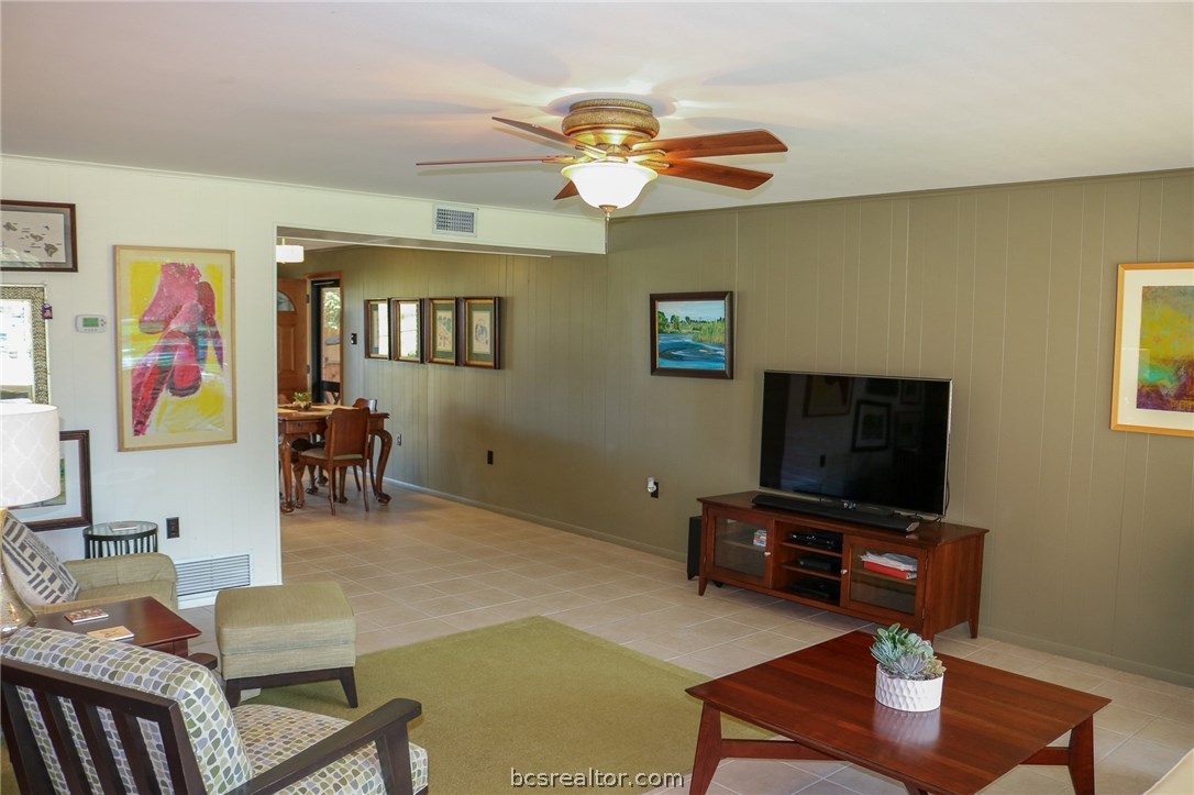 713 Elm Street , Navasota, TX, 77868 | 18018227 | Realty Texas LLC