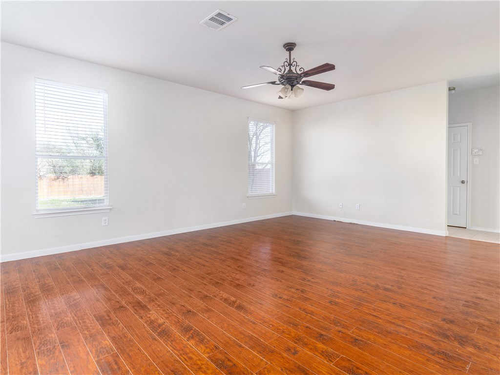 207 Creston Street , Hutto, TX, 78634 | 9236791 | Realty Texas LLC