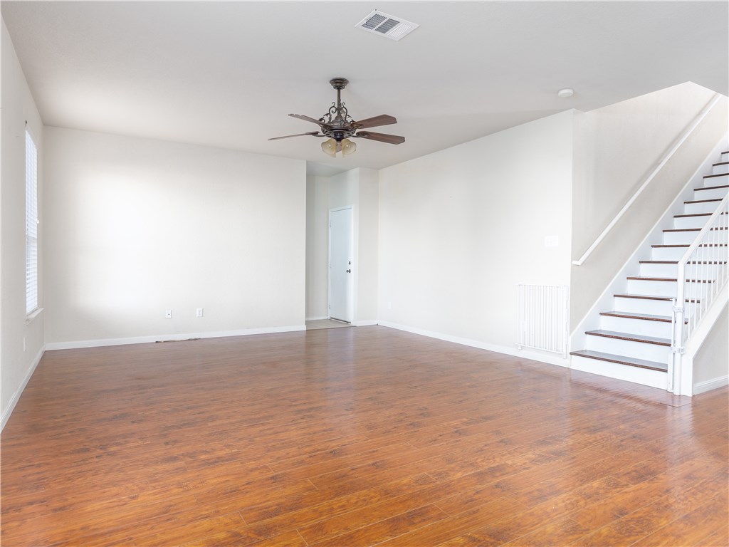 207 Creston Street , Hutto, TX, 78634 | 9236791 | Realty Texas LLC