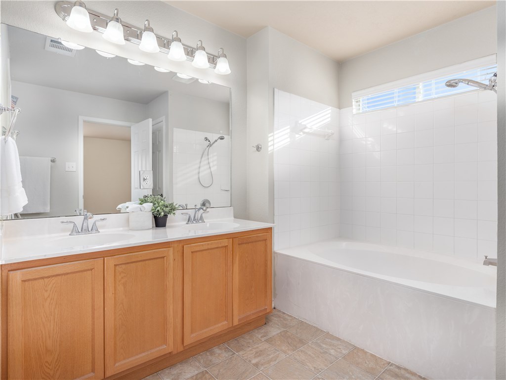 207 Creston Street , Hutto, TX, 78634 | 9236791 | Realty Texas LLC