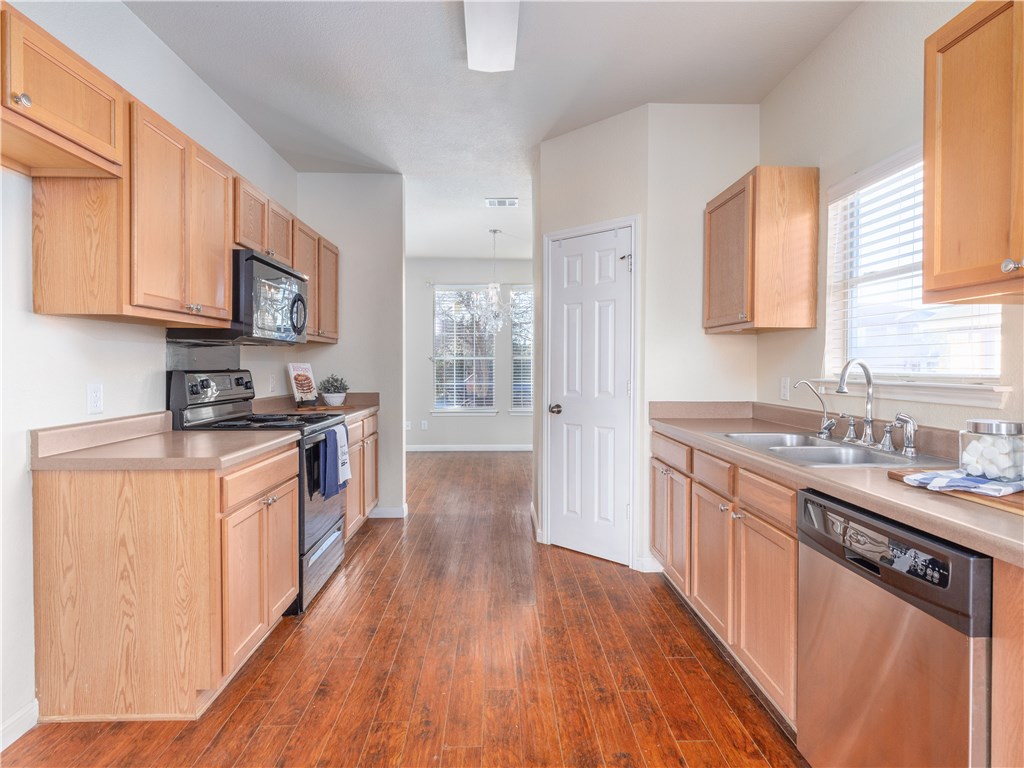 207 Creston Street , Hutto, TX, 78634 | 9236791 | Realty Texas LLC