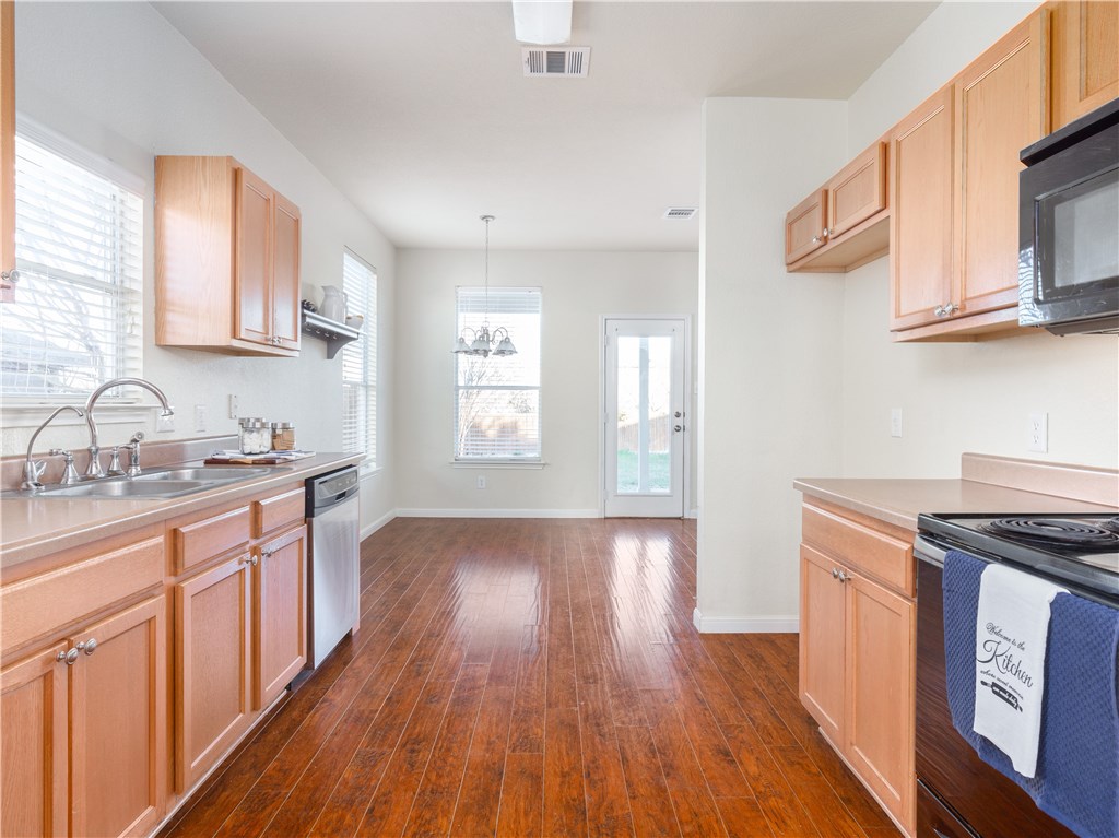 207 Creston Street , Hutto, TX, 78634 | 9236791 | Realty Texas LLC