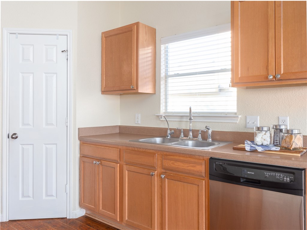 207 Creston Street , Hutto, TX, 78634 | 9236791 | Realty Texas LLC