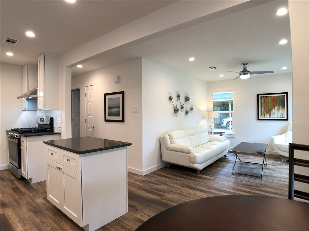 2909 Burning Oak Drive , Austin, TX, 78704 | 9948895 | Realty Texas LLC