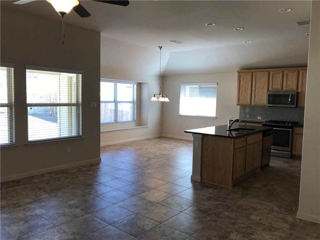 160 Kirkhill Street , Hutto, TX, 78634 | 2832376 | Realty Texas LLC