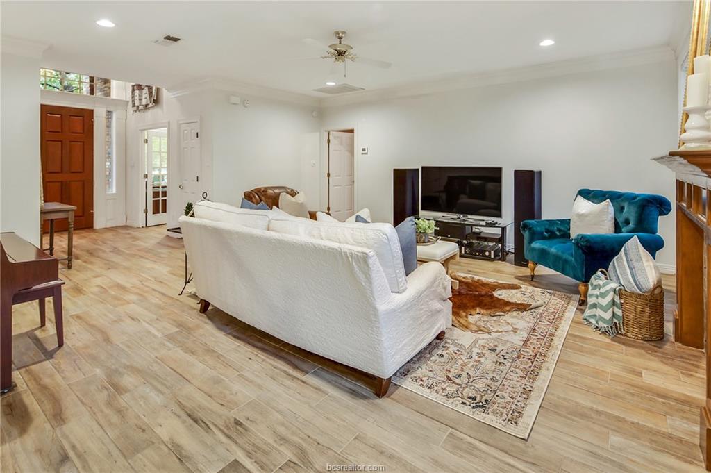 1704 Amber Ridge Drive , College Station, TX, 77845 | 18018454 | Realty Texas LLC