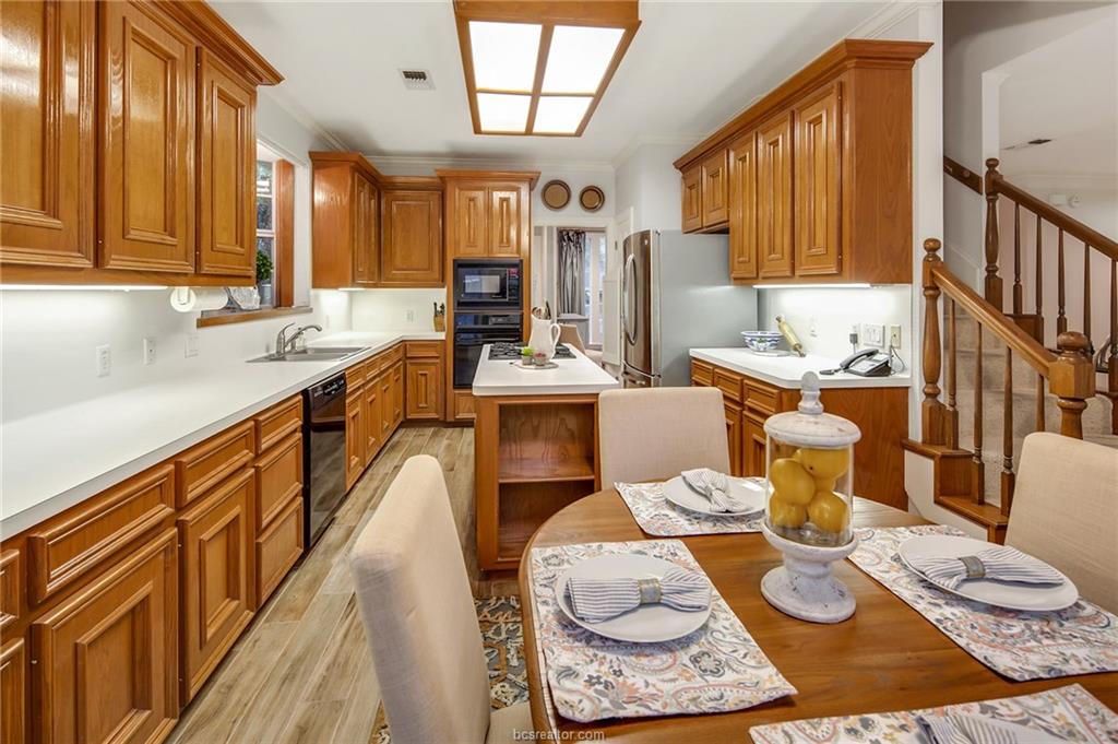 1704 Amber Ridge Drive , College Station, TX, 77845 | 18018454 | Realty Texas LLC
