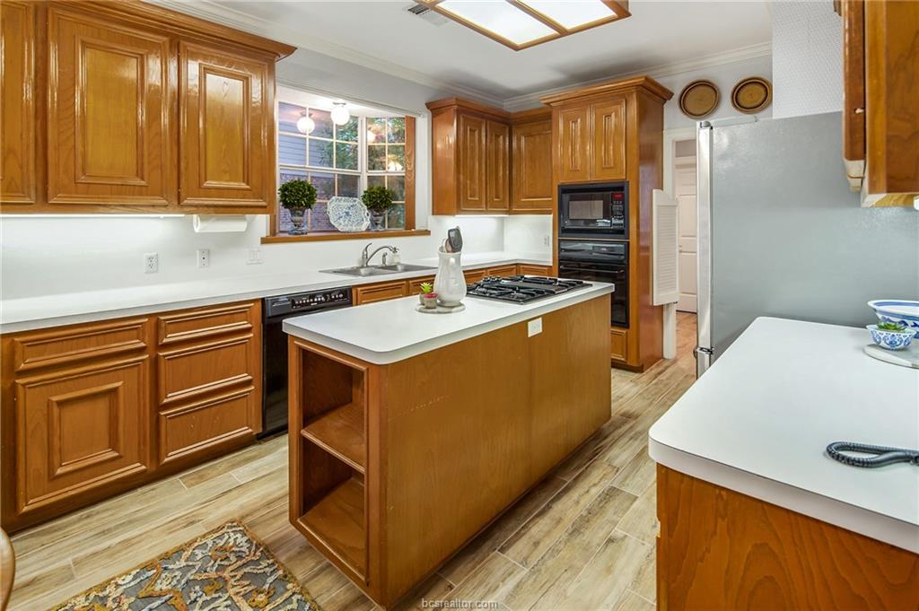 1704 Amber Ridge Drive , College Station, TX, 77845 | 18018454 | Realty Texas LLC