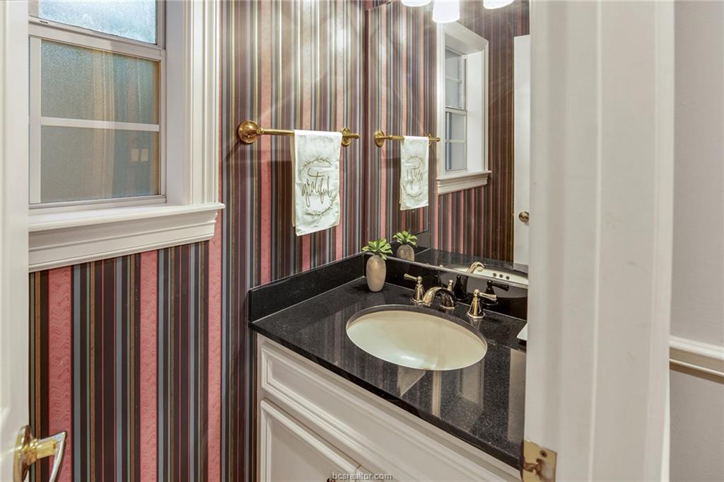 1704 Amber Ridge Drive , College Station, TX, 77845 | 18018454 | Realty Texas LLC