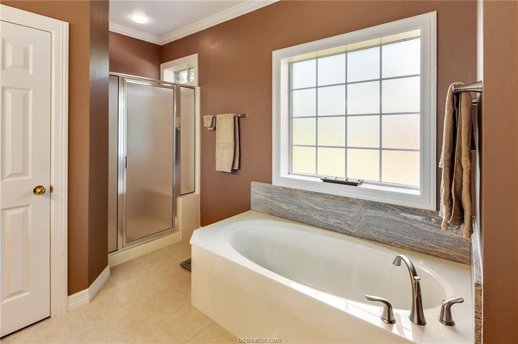 1704 Amber Ridge Drive , College Station, TX, 77845 | 18018454 | Realty Texas LLC