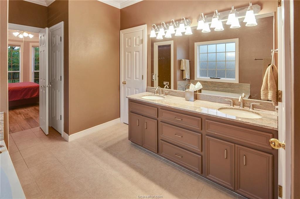 1704 Amber Ridge Drive , College Station, TX, 77845 | 18018454 | Realty Texas LLC
