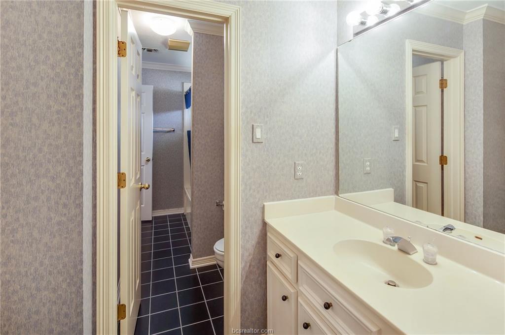 1704 Amber Ridge Drive , College Station, TX, 77845 | 18018454 | Realty Texas LLC