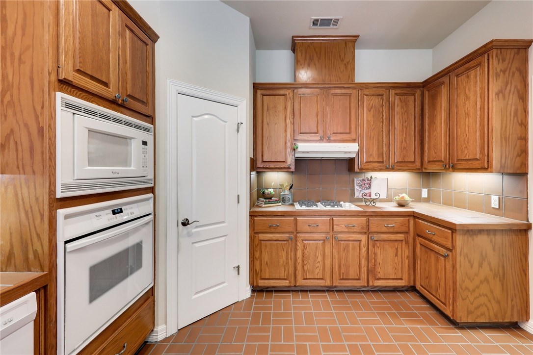 6005 Lonesome Valley Trail , Austin, TX, 78731 | 7072218 | Realty Texas LLC
