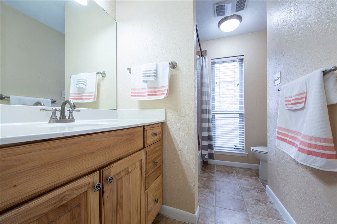 8911 Bubbling Springs Trail , Austin, TX, 78729 | 2236947 | Realty Texas LLC