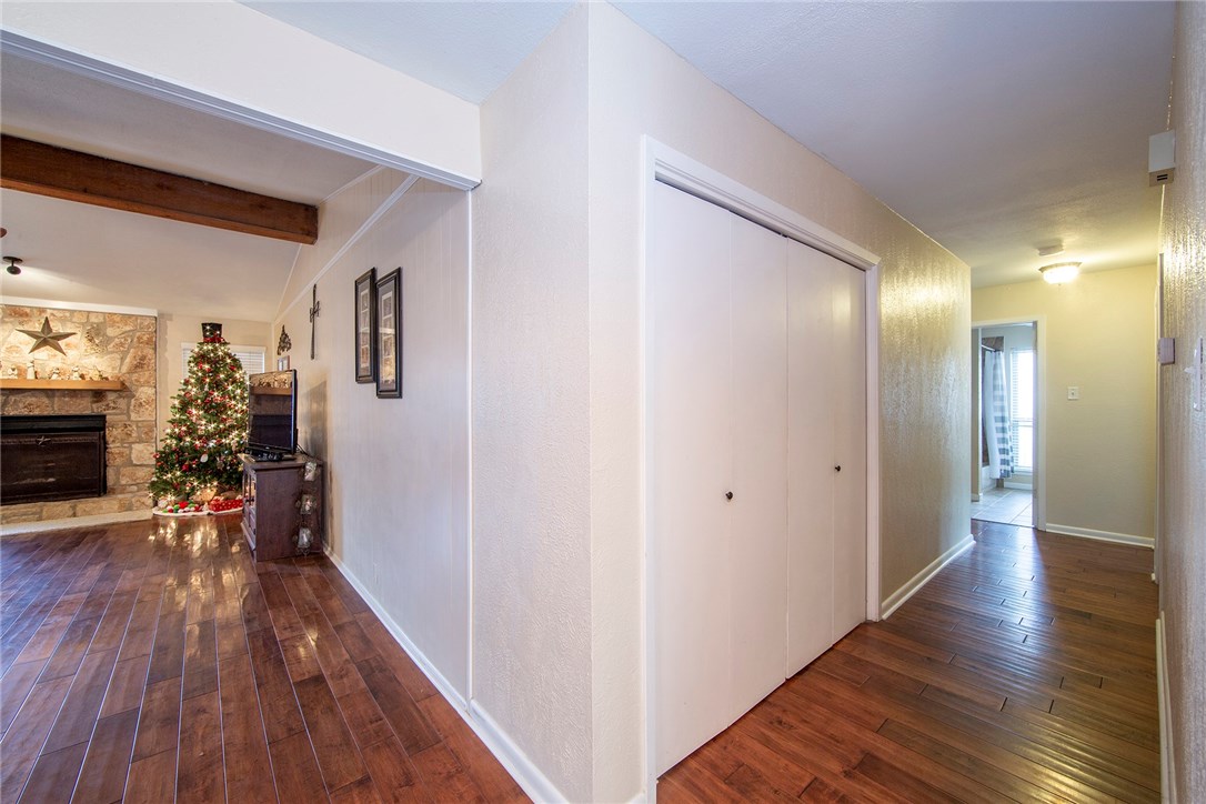 8911 Bubbling Springs Trail , Austin, TX, 78729 | 2236947 | Realty Texas LLC