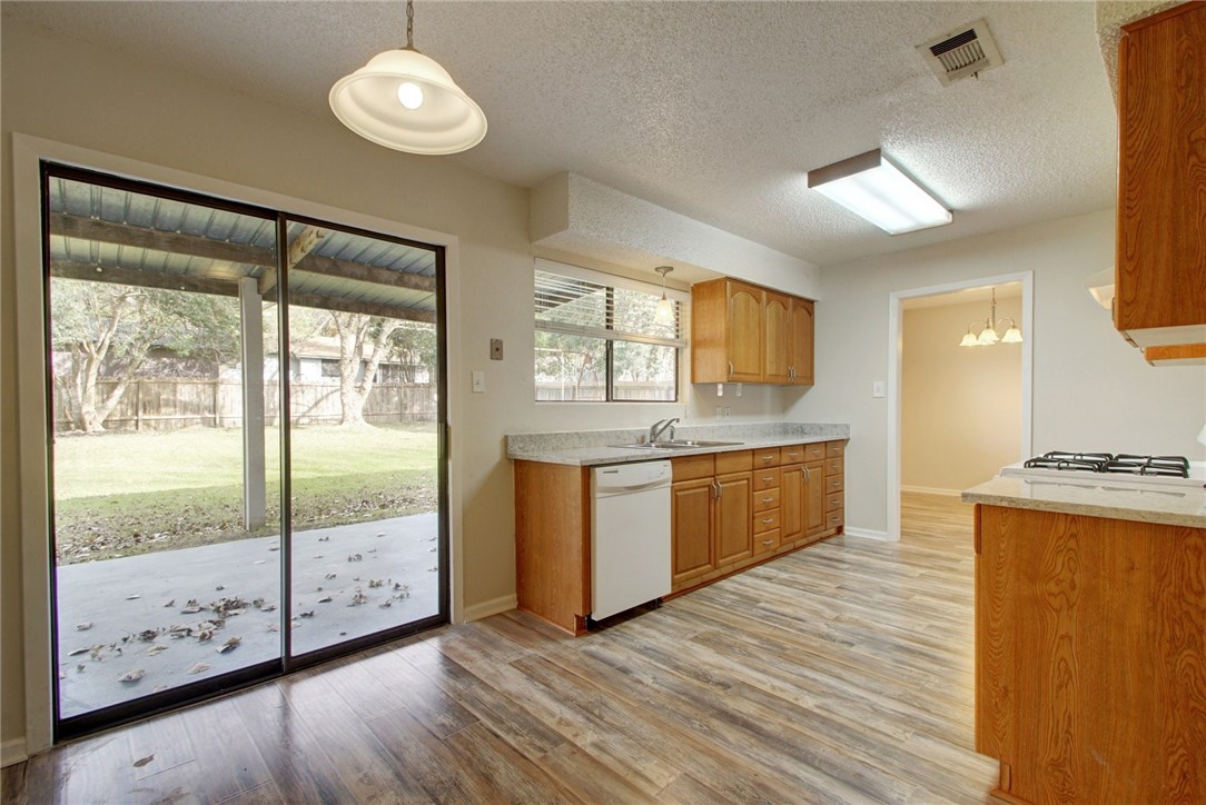 2104 Donna Drive , Taylor, TX, 76574 | 2199026 | Realty Texas LLC