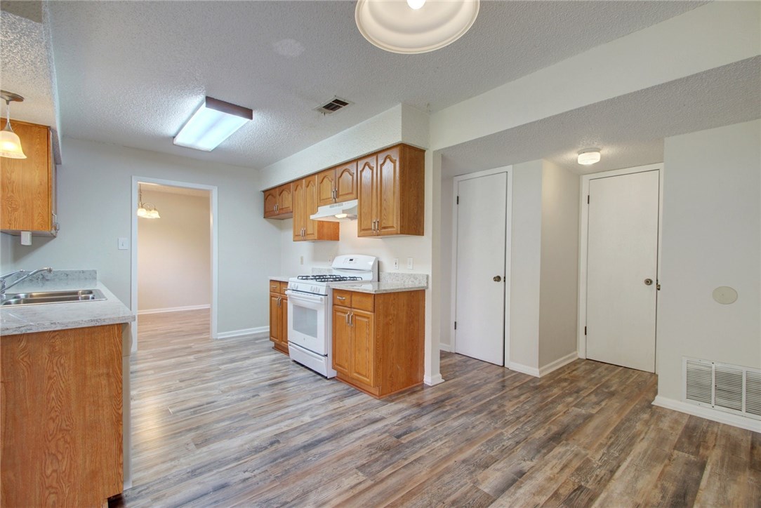 2104 Donna Drive , Taylor, TX, 76574 | 2199026 | Realty Texas LLC