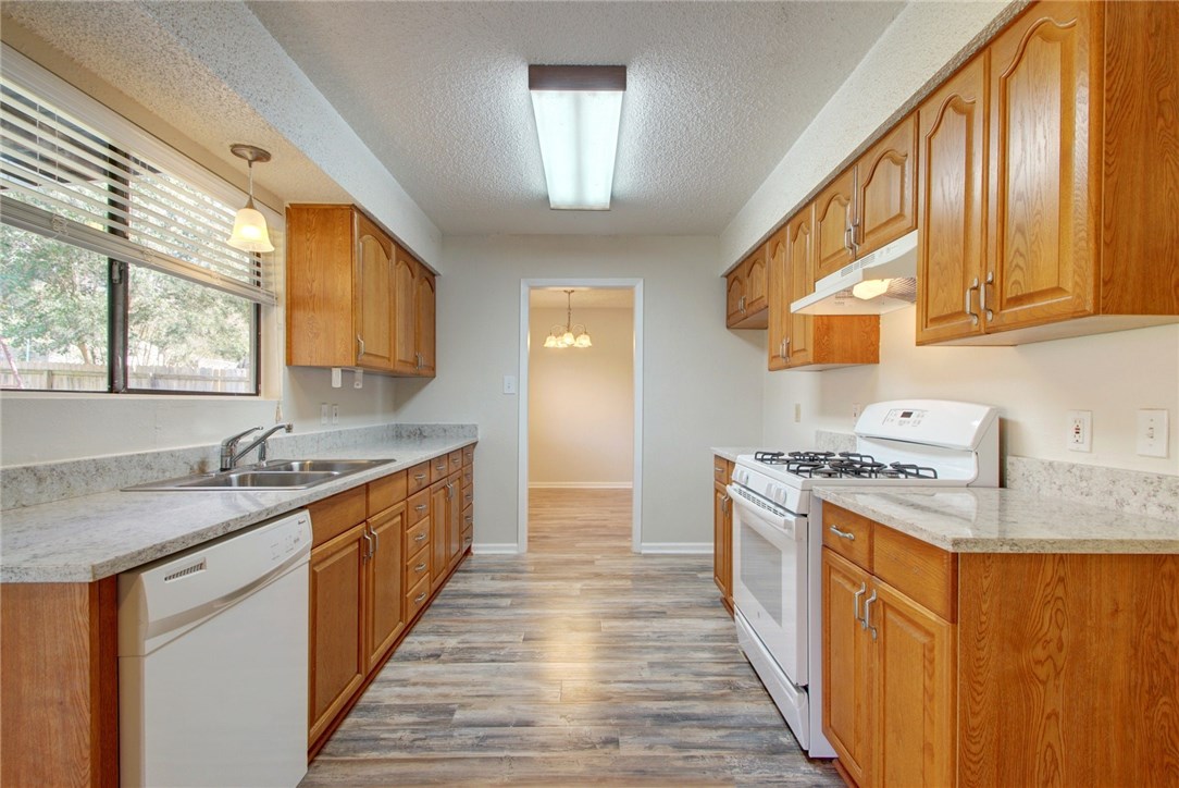 2104 Donna Drive , Taylor, TX, 76574 | 2199026 | Realty Texas LLC