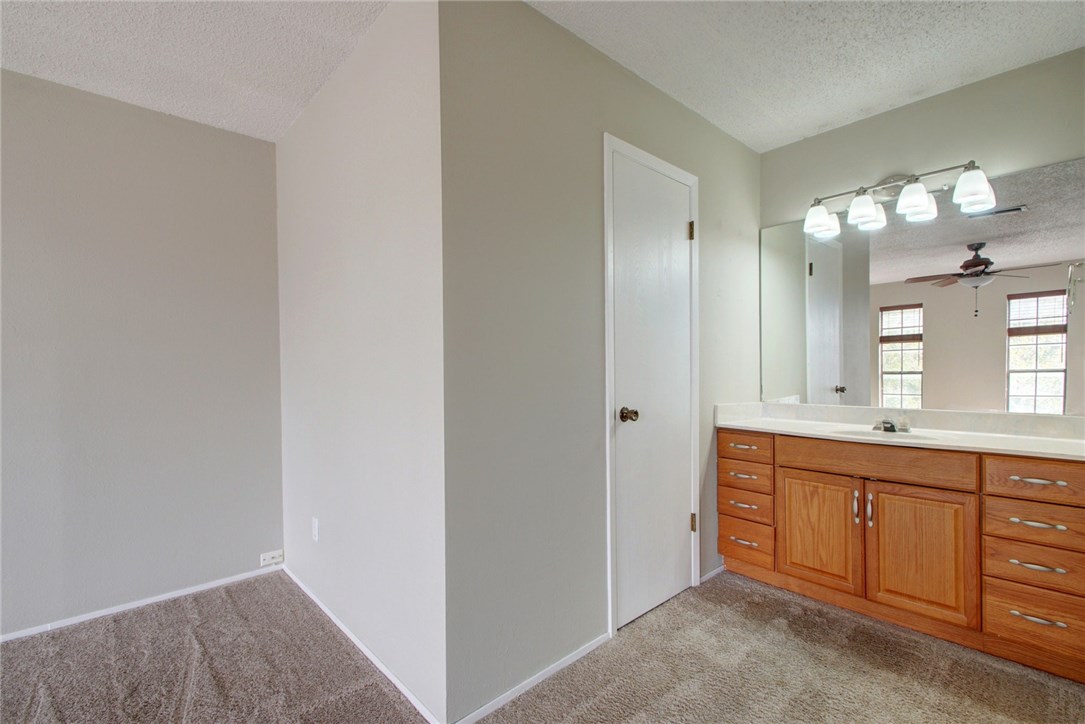 2104 Donna Drive , Taylor, TX, 76574 | 2199026 | Realty Texas LLC