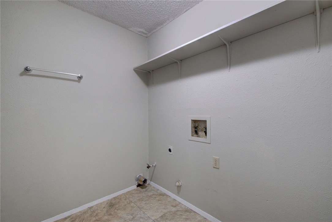 2104 Donna Drive , Taylor, TX, 76574 | 2199026 | Realty Texas LLC
