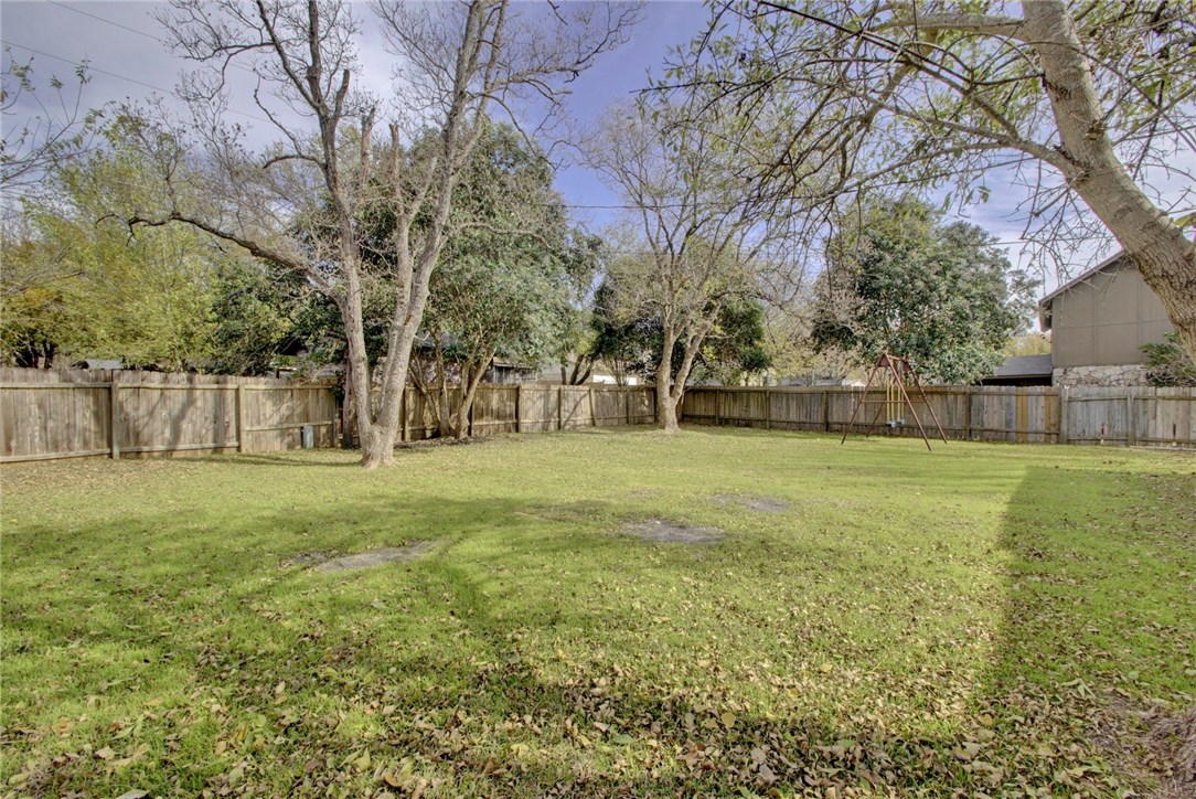 2104 Donna Drive , Taylor, TX, 76574 | 2199026 | Realty Texas LLC