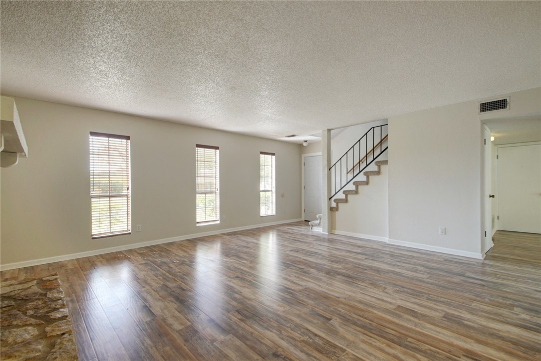 2104 Donna Drive , Taylor, TX, 76574 | 2199026 | Realty Texas LLC