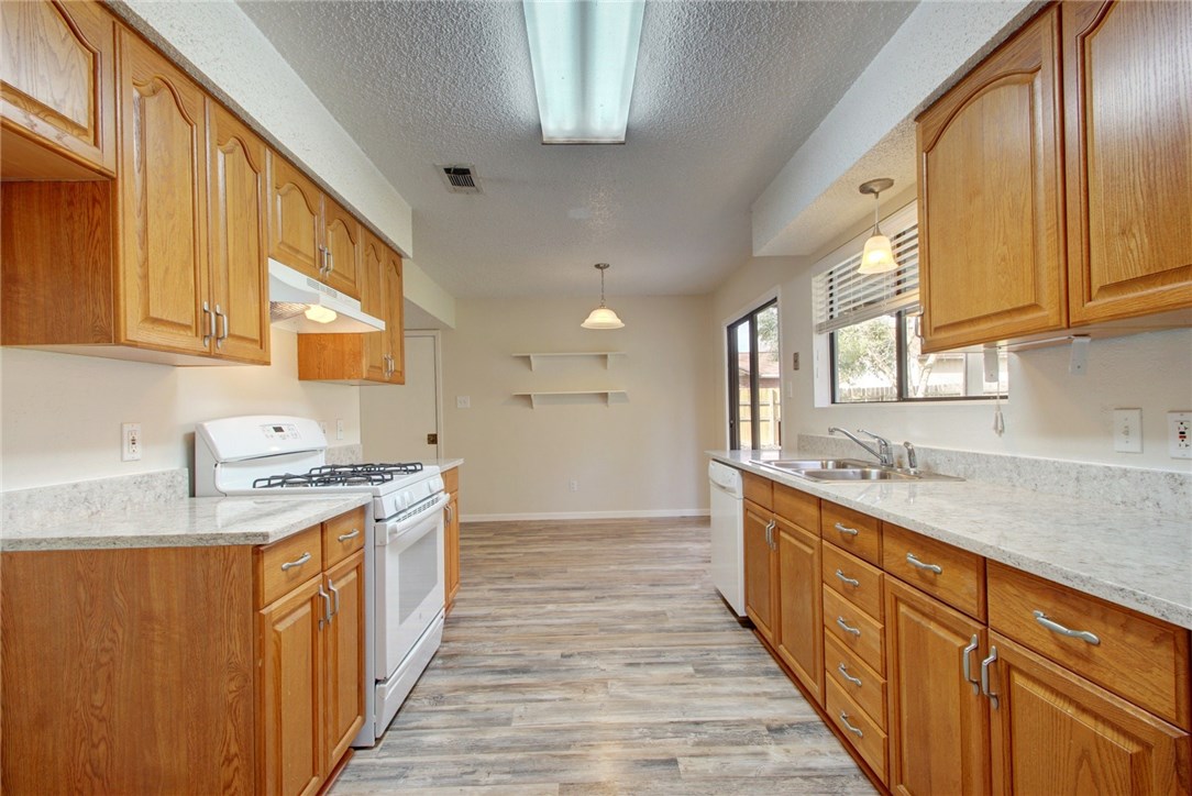 2104 Donna Drive , Taylor, TX, 76574 | 2199026 | Realty Texas LLC