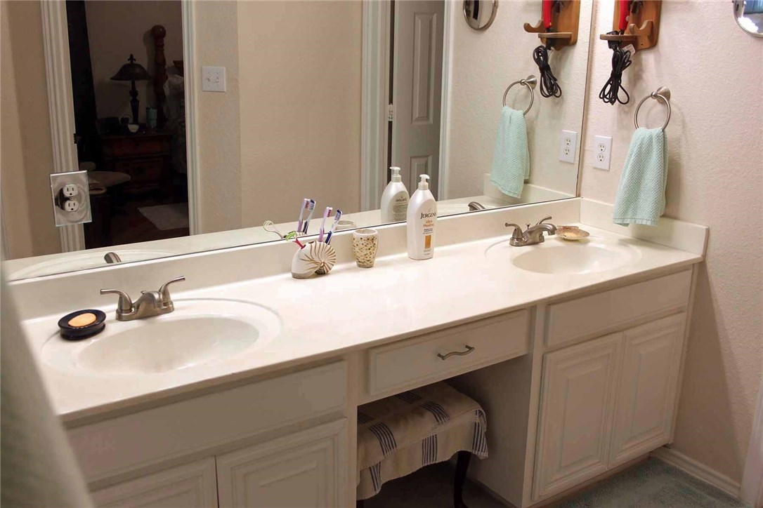 2432 Blue Sky Lane , Lockhart, TX, 78644 | 6251648 | Realty Texas LLC