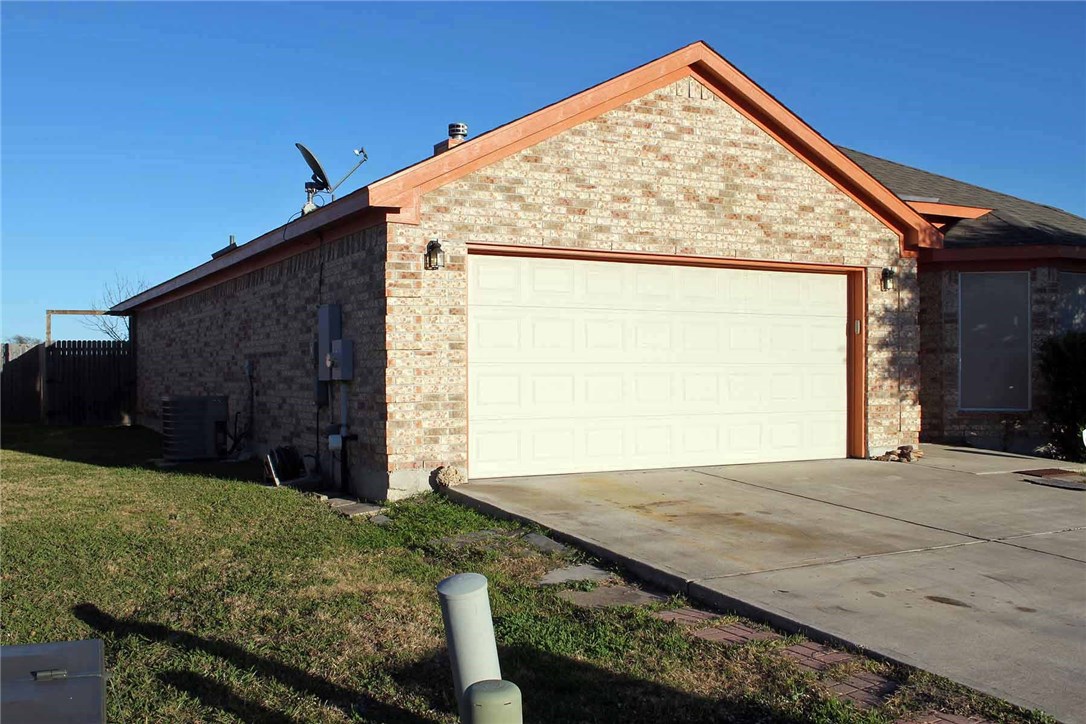 2432 Blue Sky Lane , Lockhart, TX, 78644 | 6251648 | Realty Texas LLC