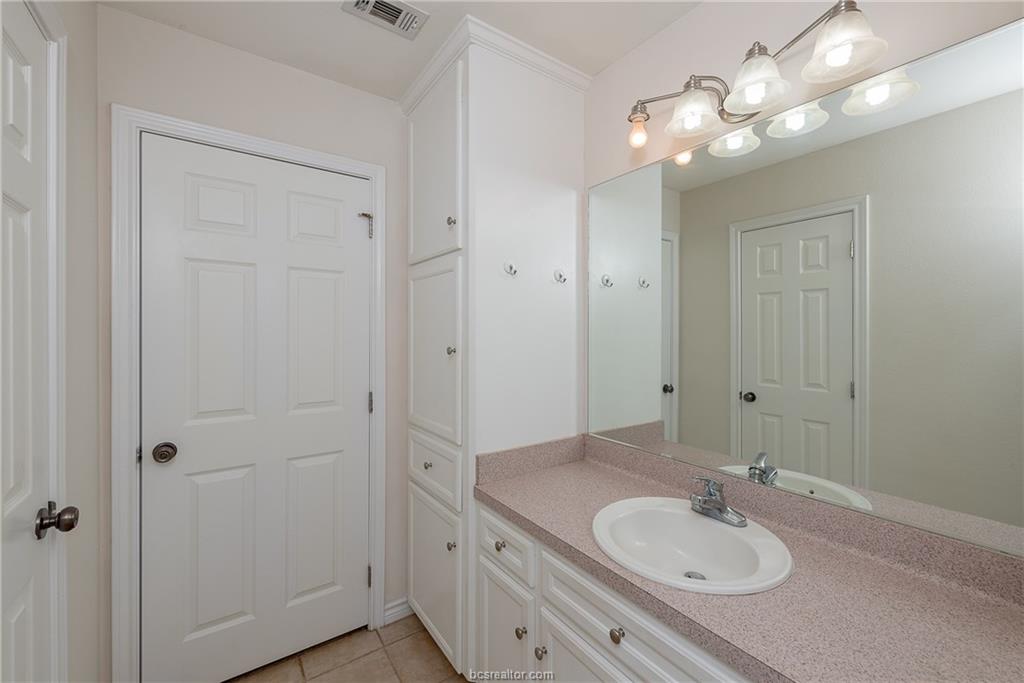 1006 Crepe Myrtle , College Station, TX, 77845 | 18019085 | Realty Texas LLC