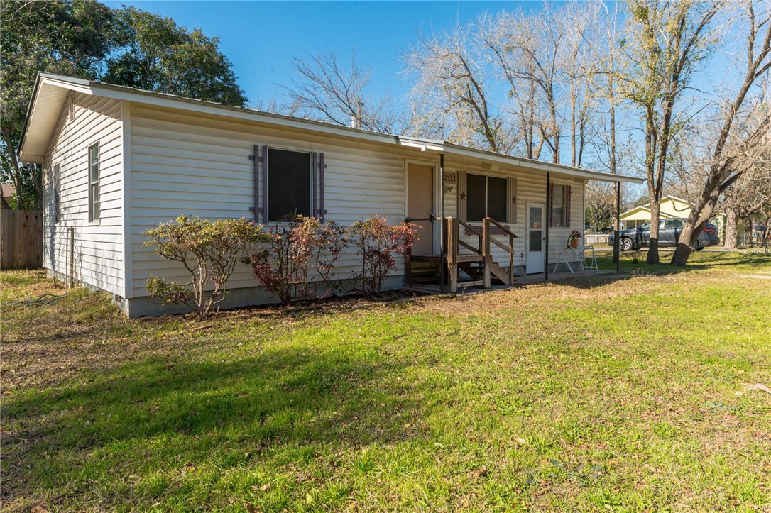 203 Taylor Street , Hutto, TX, 78634 | 5037236 | Realty Texas LLC