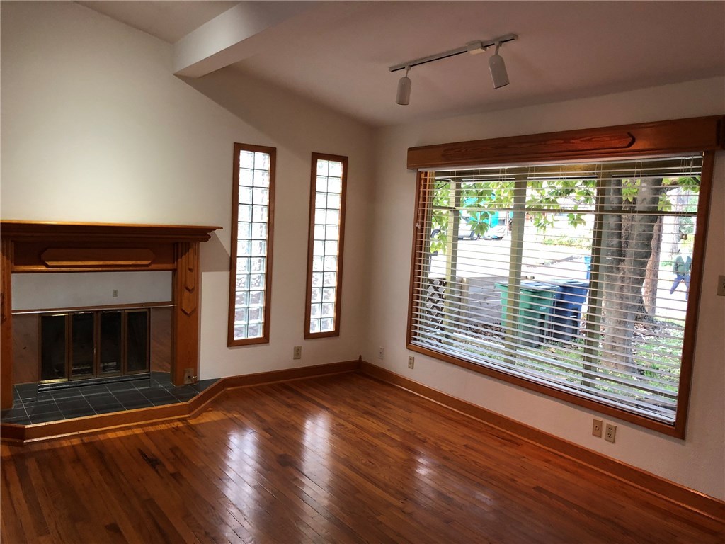 1509 W Saint Johns Avenue , Austin, TX, 78757 | 2353699 | Realty Texas LLC